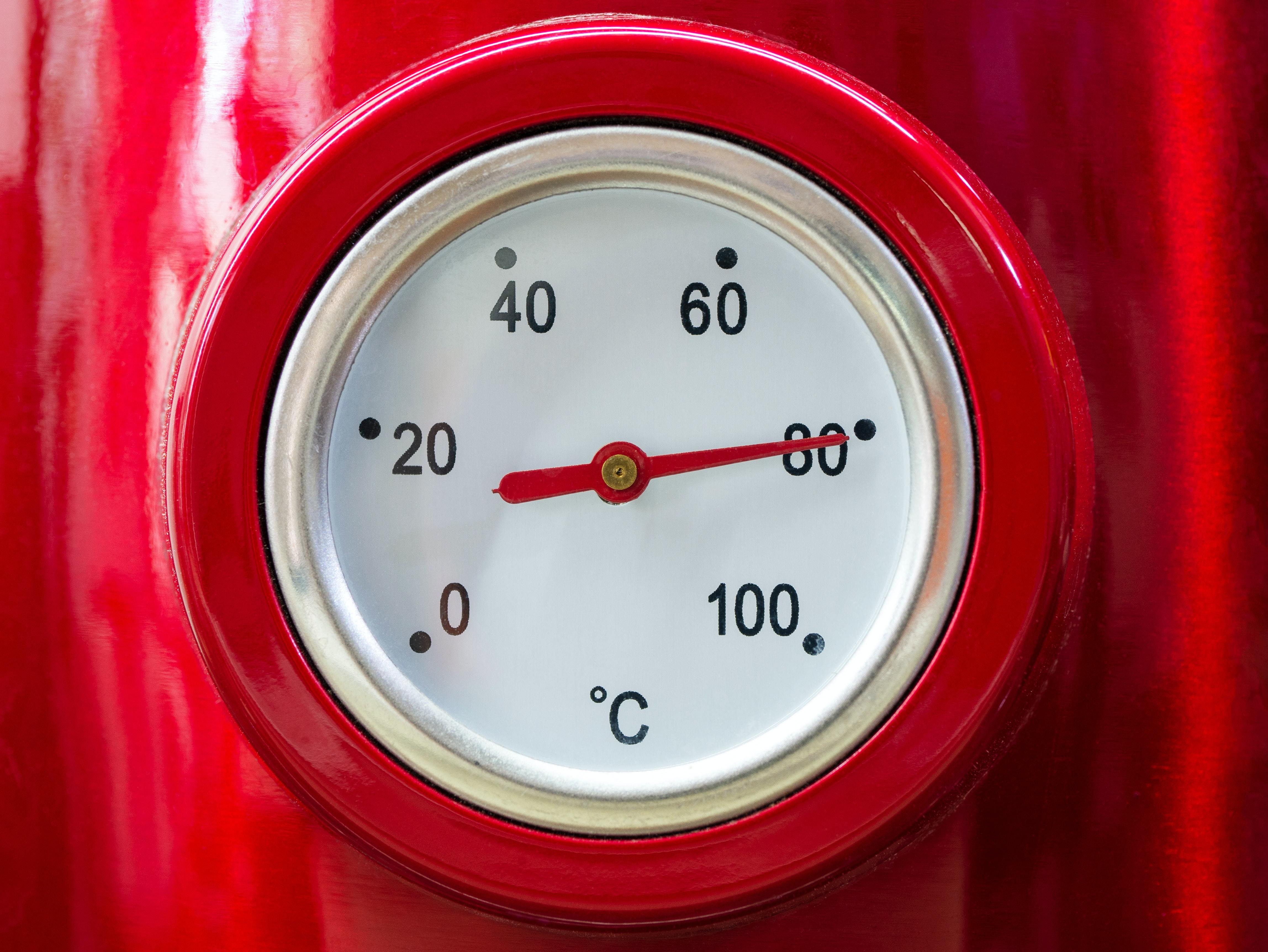 High precision temperature measurement scheme based on LH32M0S3